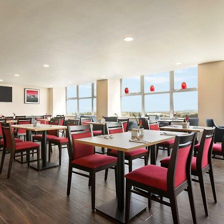 Ramada East Kilbride Exterior foto